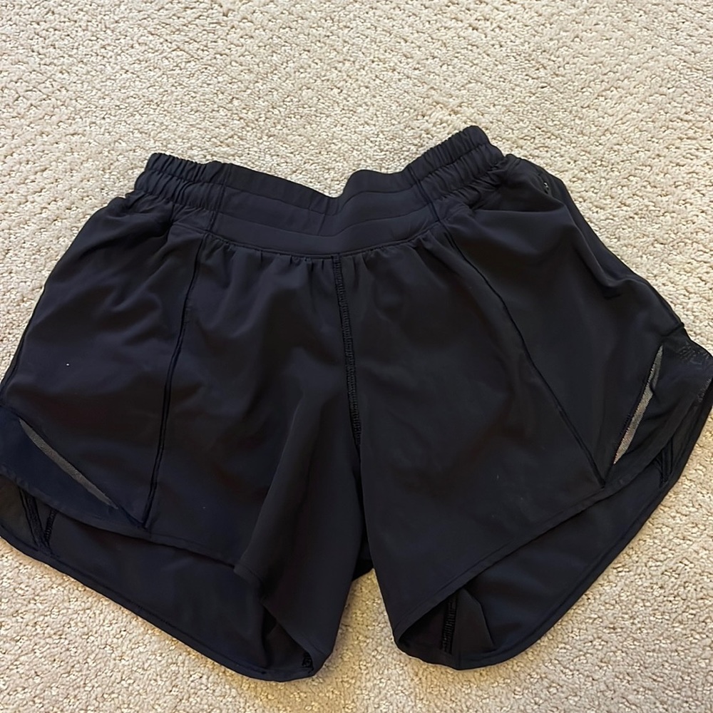 Lulu lemon hotty hots size 2.      4 inch length